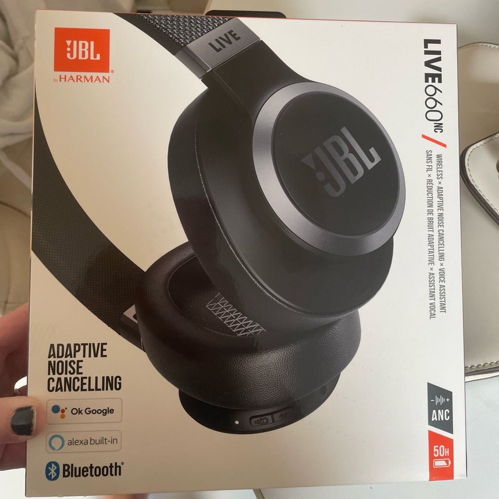 Jbl by Harmon live 660 nc headphones in box new